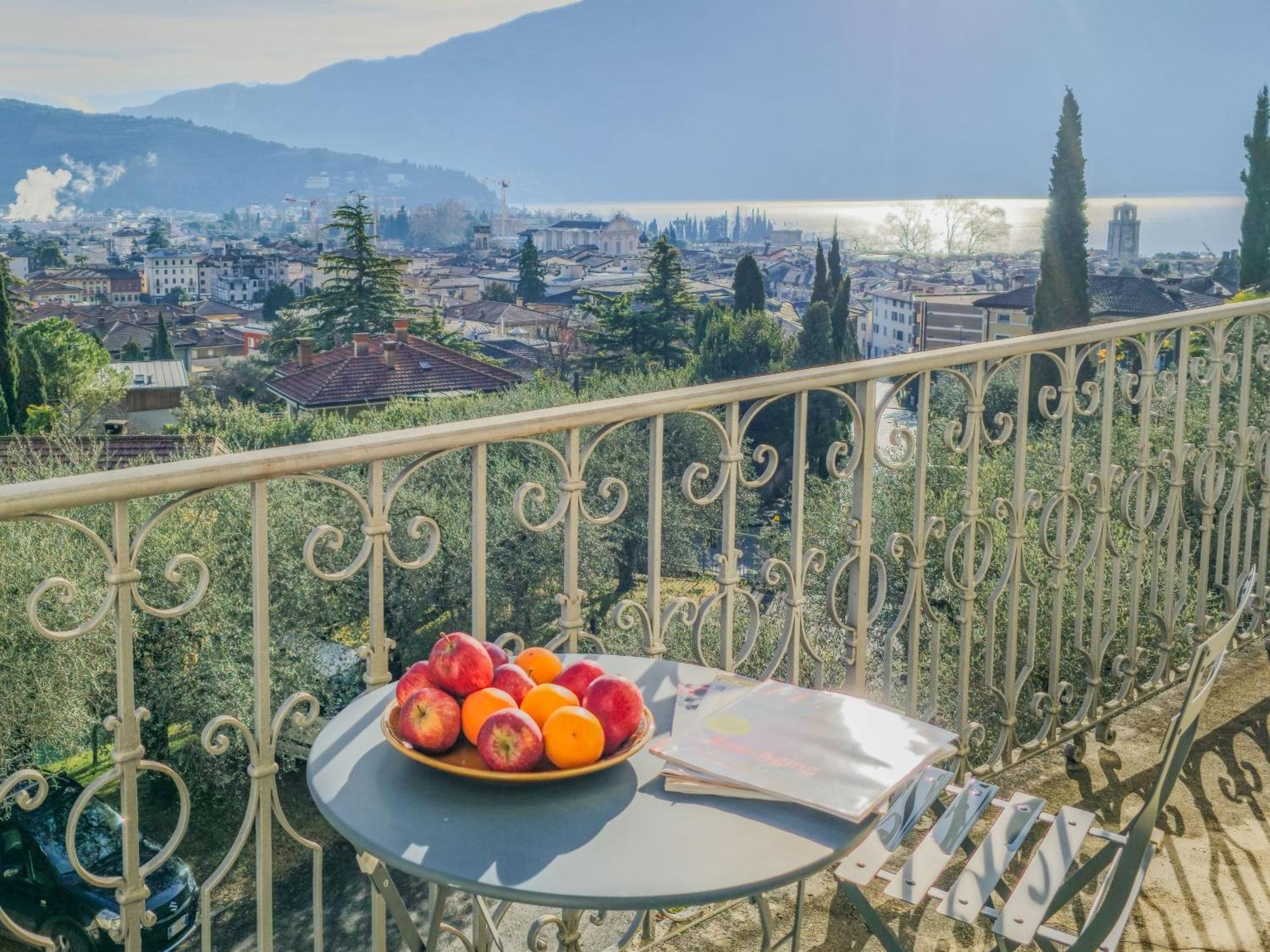 Aparthotel Englovacanze Riva del Garda Exterior foto