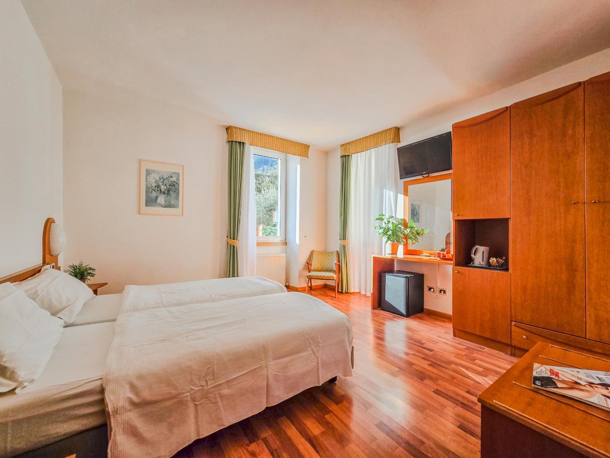 Aparthotel Englovacanze Riva del Garda Exterior foto