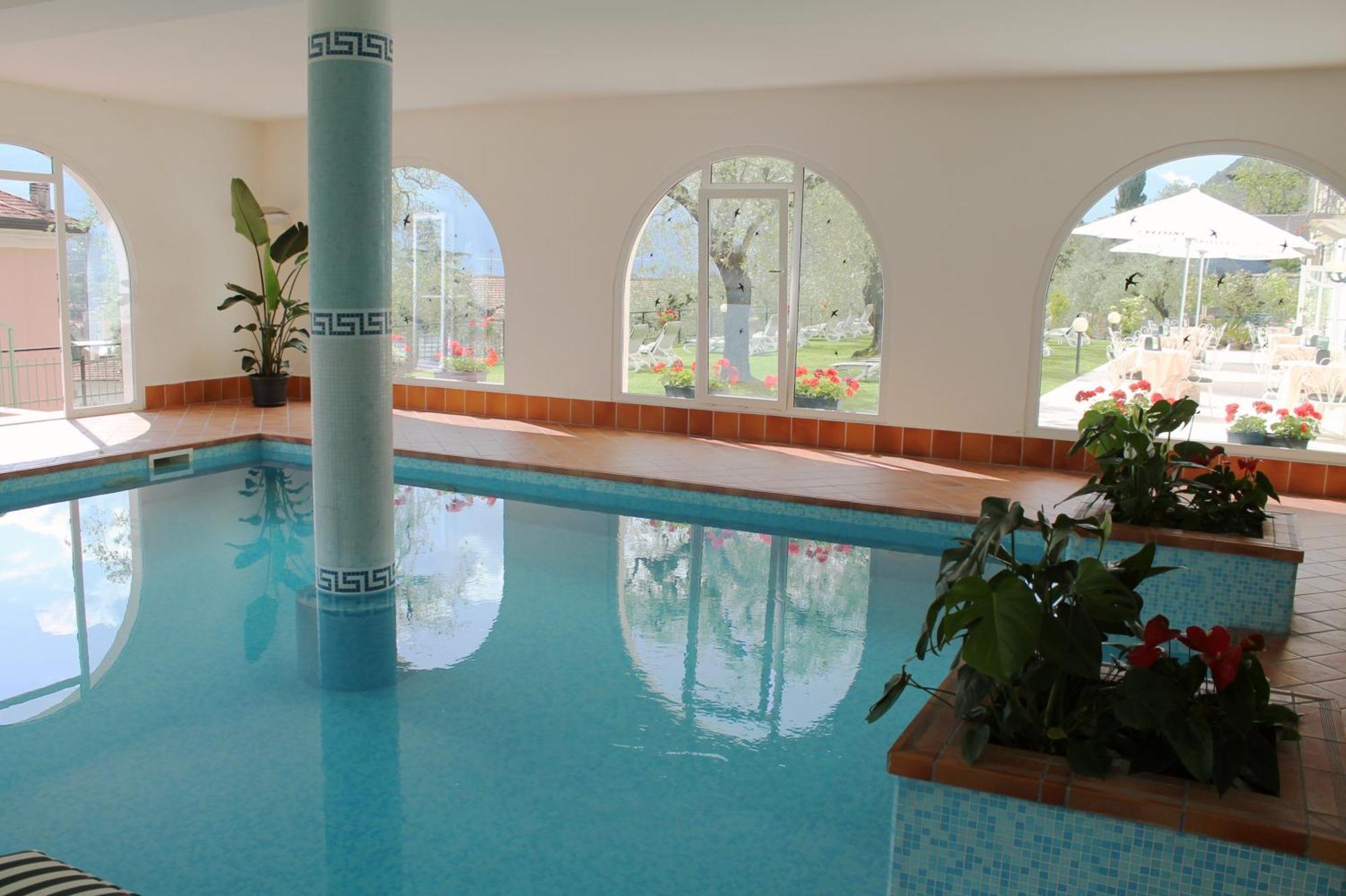 Aparthotel Englovacanze Riva del Garda Exterior foto
