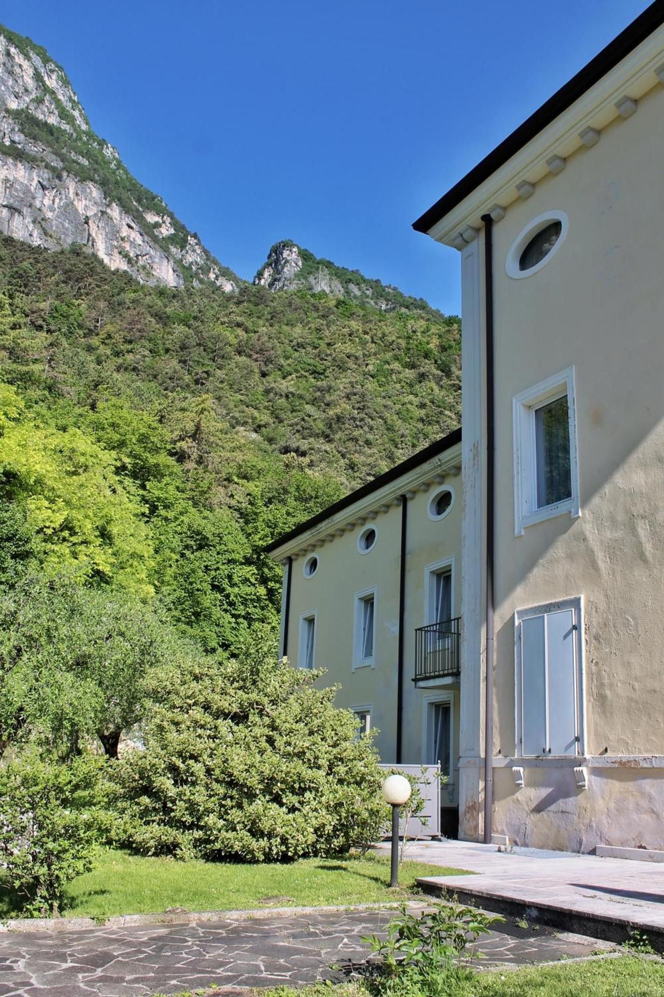 Aparthotel Englovacanze Riva del Garda Exterior foto